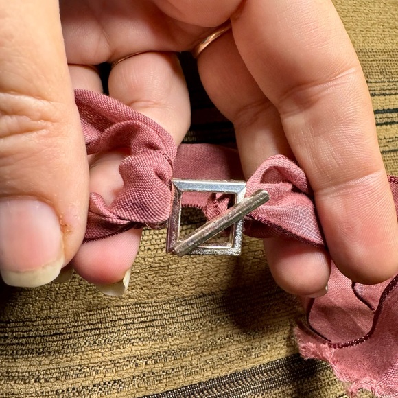 Handcrafted Artisan created leaf pendant. - Picture 15 of 16